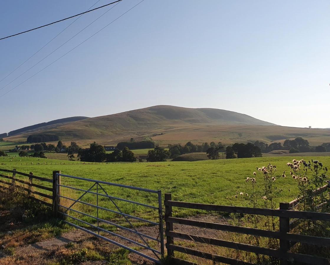 The Granary At Tinto Retreats, Biggar Is A Gorgeous 3 Bedroom Stone Cottage Wiston  Esterno foto