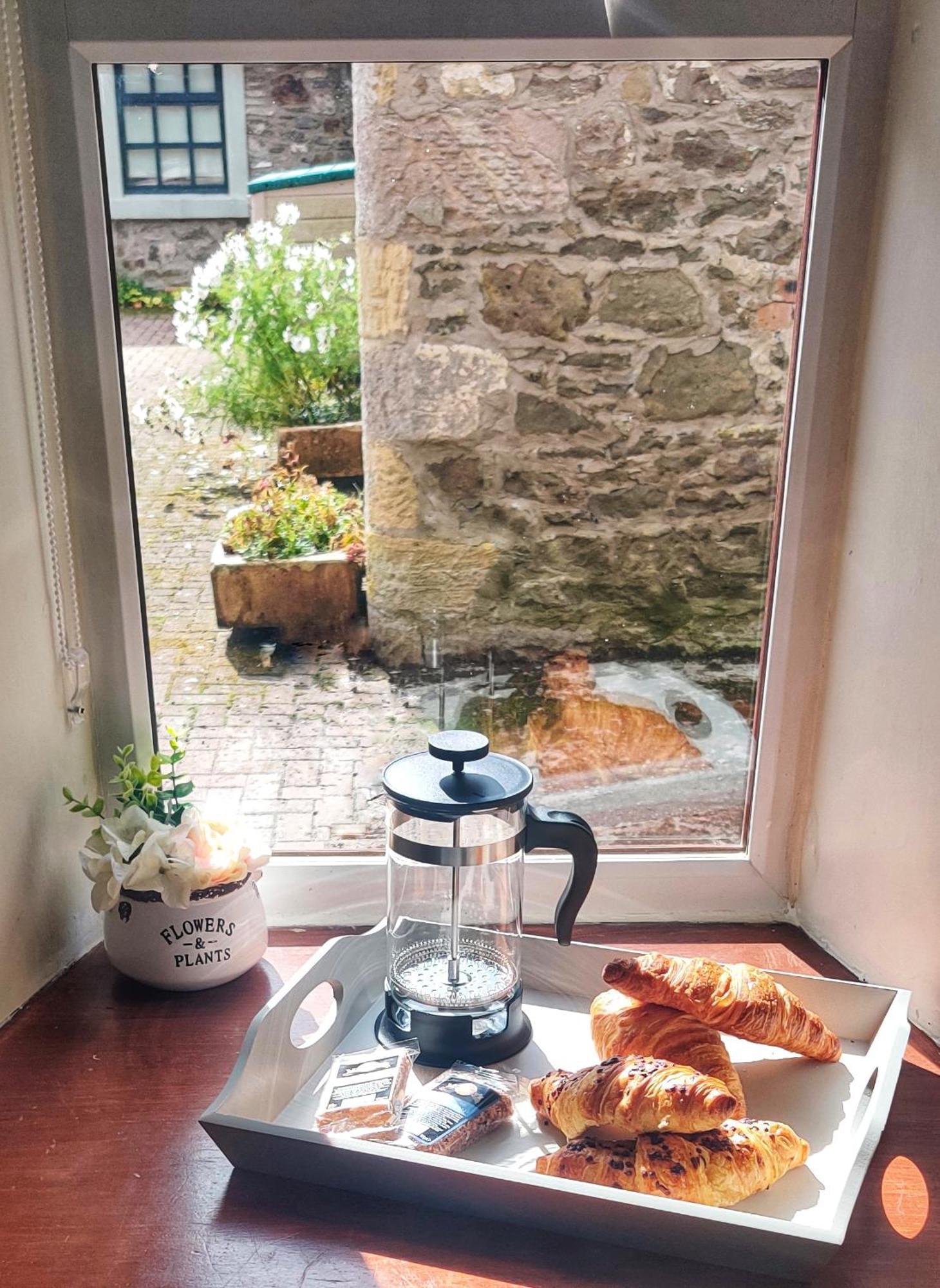 The Granary At Tinto Retreats, Biggar Is A Gorgeous 3 Bedroom Stone Cottage Wiston  Esterno foto